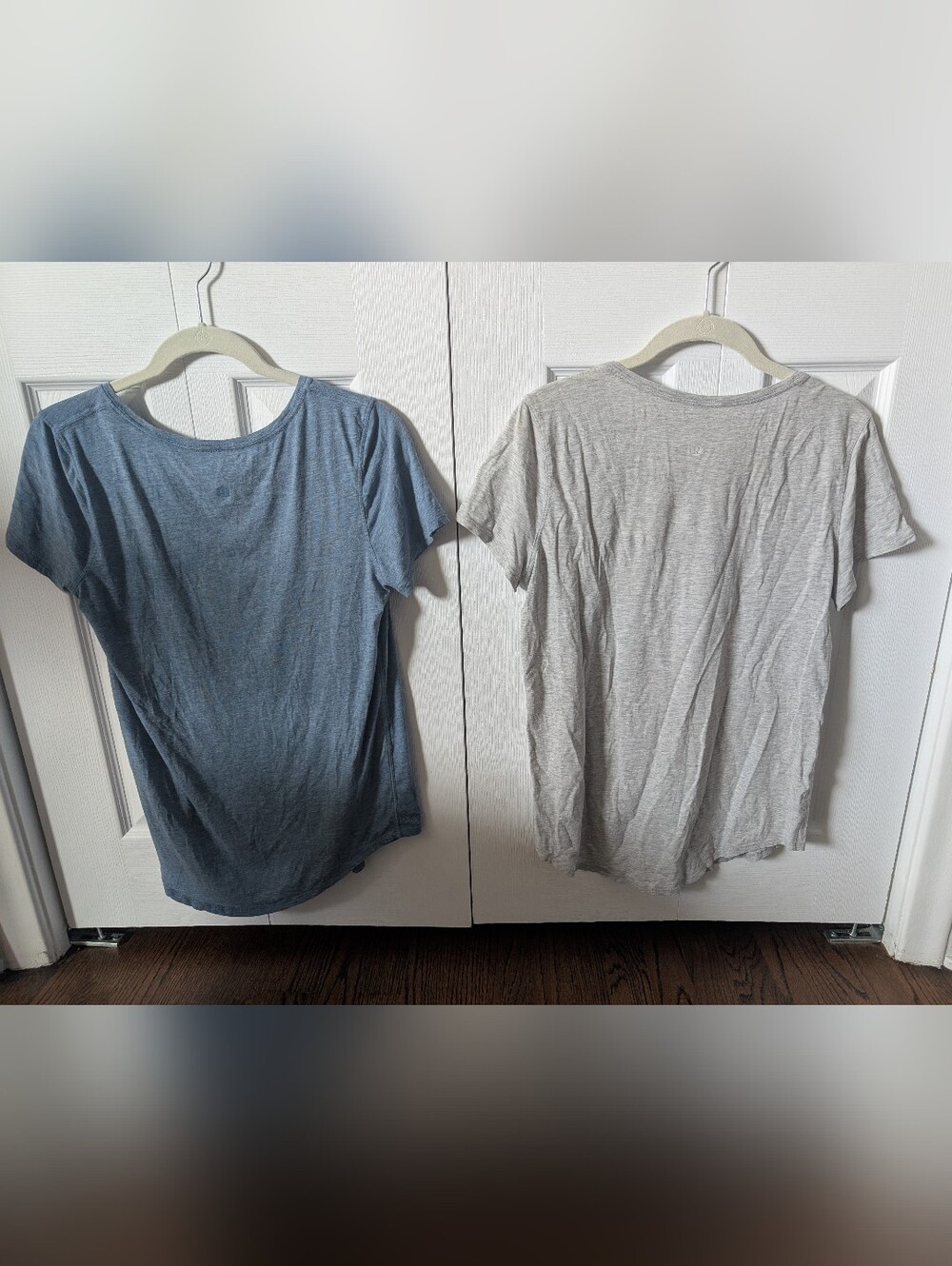 lululemon athletica Lightweight Love Tees Blue and Light Gray Short Sleeve Tops - Picture 2 of 2